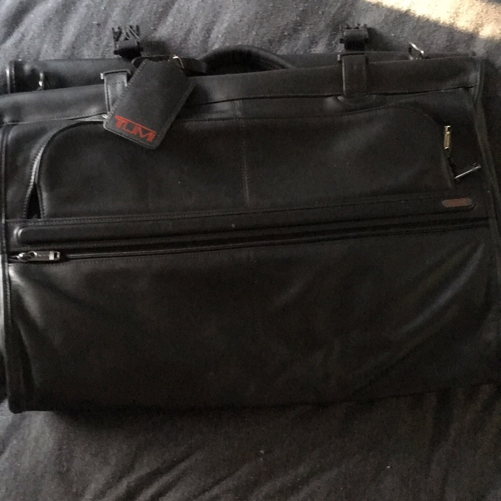 Tumi leather trifold garment bag - Looks sharp!